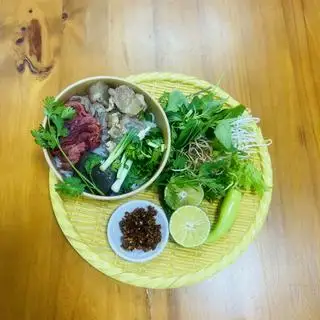 Bún bò Huế_Tái Gân - 50.000 ₫ tại Bún Bò Huế Lan Anh - Lương Minh Nguyệt