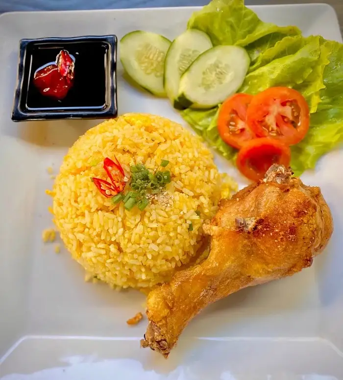 Cơm Gà Sốt Mắm Tỏi Nhỏ - 49.000 ₫ tại Cơm Gà Xối Mỡ - 114 Nguyễn Chí Thanh