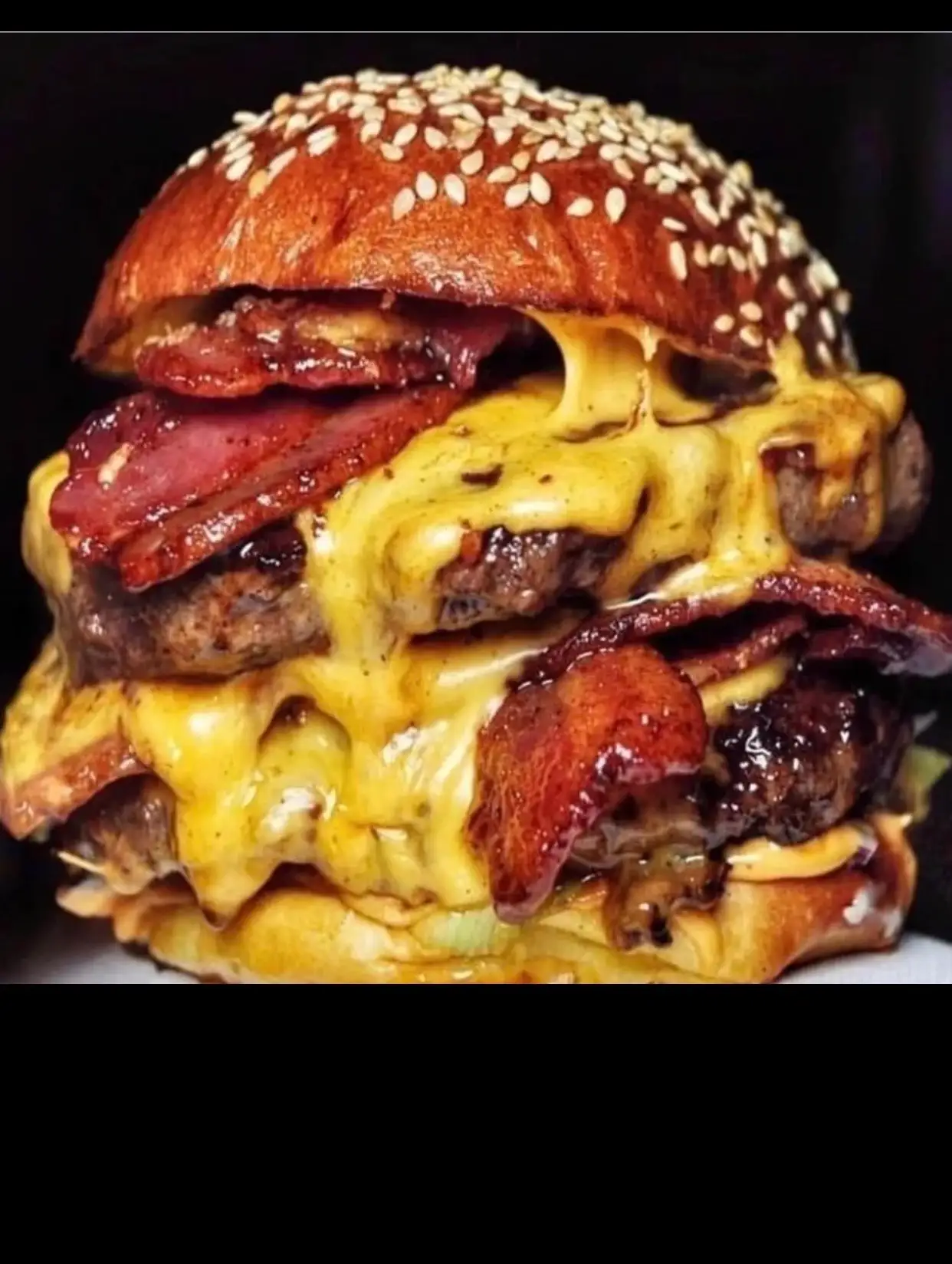 Burger OX - 150.000 ₫ tại Moon Express - Burger & Mì Ý - Trần Văn Khánh