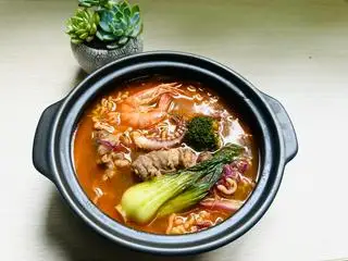 Hình ảnh Mì cay vị kim chi thập cẩm