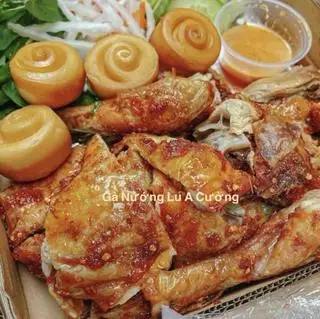 Hình ảnh Combo 1/2 Con Gà Nướng Kèm 4 bánh bao