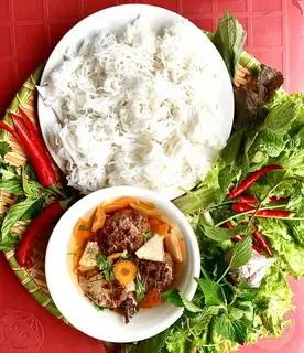 Bún Chả Hà Nội ( Chả Thịt Viên ) - 58.000 ₫ tại Bánh Cuốn & Bún Chả Hà Nội Tiệm Bánh Đợi - Độc Lập