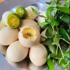 TRỨNG GÀ DỮA  - 10.000 ₫ tại Bánh Tráng Trộn Bé Năm - Đoàn Văn Bơ