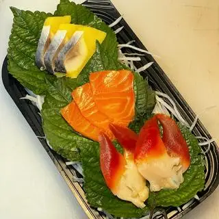 Set 3 loại sashimi - cá hồi -  sò đỏ -  cá trích ép trứng - 179.000 ₫ tại Sushi Hime - Sashimi & Cơm Thố - Lê Trọng Tấn
