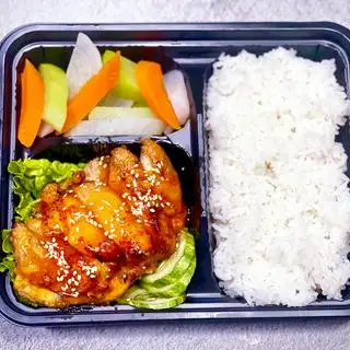 Hình ảnh Cơm gà kho nước dừa