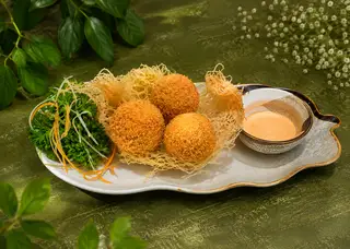 Hình ảnh Bánh khoai lang tím nhân phô mai tan chảy