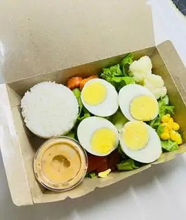 Hình ảnh Cơm trắng + Trứng gà luộc
