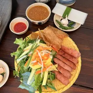 Hình ảnh Phần 1 người - truyền thống