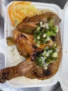 Hình ảnh Cơm gà góc tư nướng