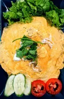 Cơm chiên trứng phủ hải sản - 64.000 ₫ tại Cơm Chiên Trứng Phủ Tôm, Mì Xào Bò & Bún Gạo Xào Hải Sản Chú Dũng - Cô Giang