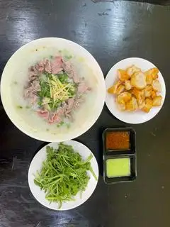 Cháo bò tái - 45.000 ₫ tại Cháo Ông Sơn - Thoại Ngọc Hầu
