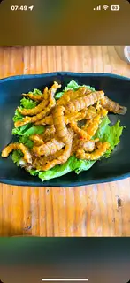 Hình ảnh Tôm tích bóc vỏ sốt muối ớt xanh