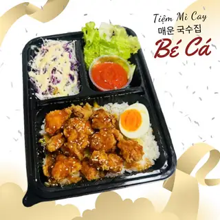 Cơm Gà Sốt Cay - 고추장 소스 치킨 덮밥 - 68.000 ₫ tại Ăn Vặt Bé Cá - Trà Sữa & Mỳ Cay - Phan Văn Trị