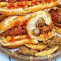 Hình ảnh Bánh mì nem chua rán trứng