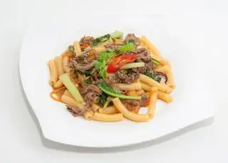 Hình ảnh Nui Xào Bò + Trà tắc 