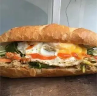 Bánh Mì Cá Hộp + Trứng - 35.000 ₫ tại Bánh Mì Hà Nội - Trương Quốc Dung