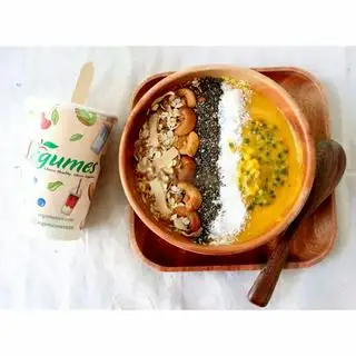 Hình ảnh Tropical turmeric smoothie - non vegan - sinh tố tropical