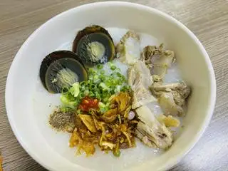 Cháo sườn + trứng bắc thảo - 50.000 ₫ tại Cháo Sườn Cà Rốt - Cao Đạt