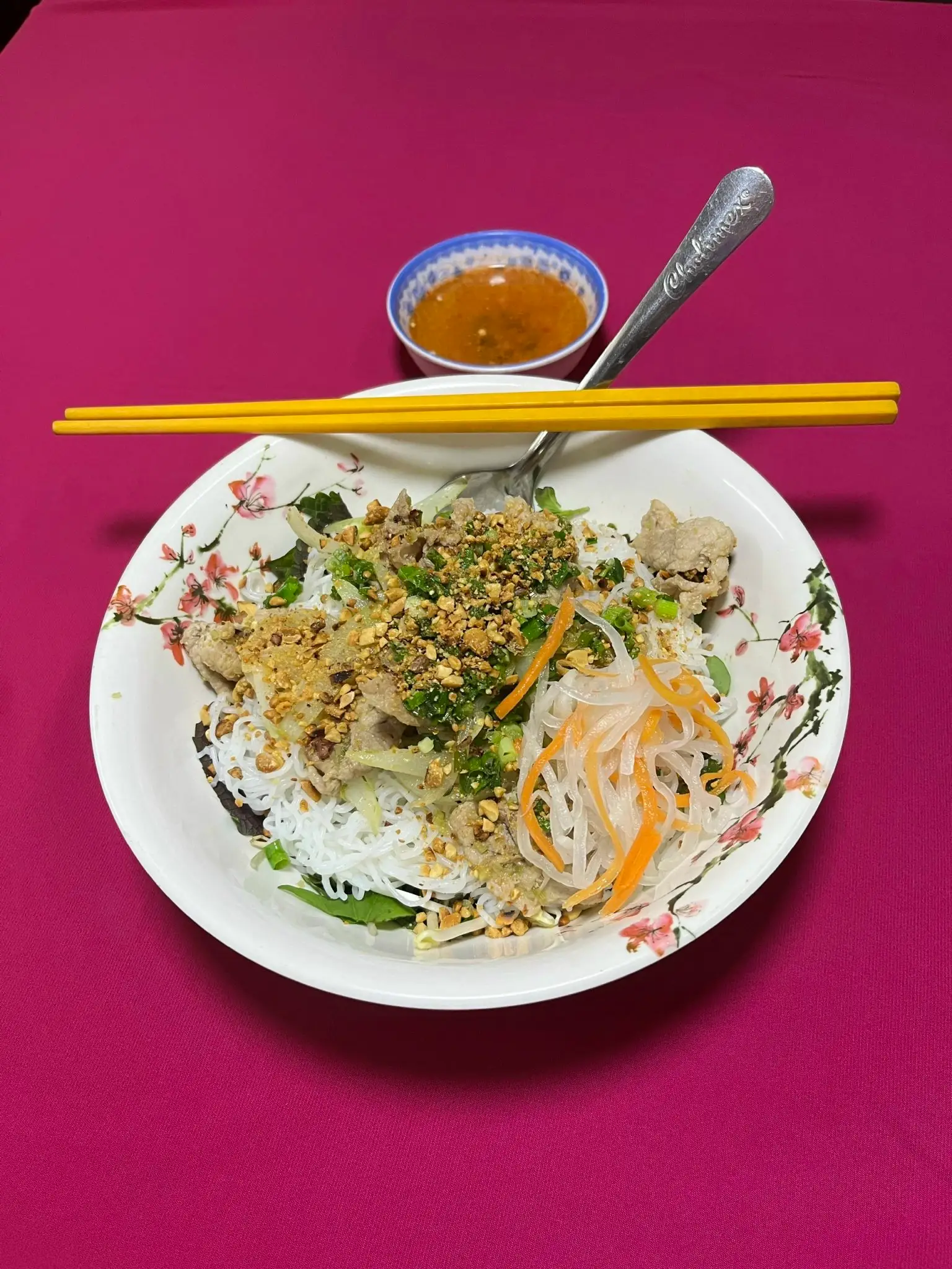 Bún tươi thịt heo xào sả ớt - 58.000 ₫ tại Bánh Cuốn & Bánh Ướt Song Trang - Phú Thọ