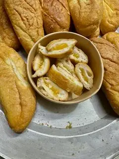 Hình ảnh Bánh Mật Ong Sốt Bơ