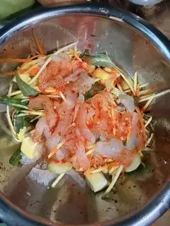 Hình ảnh Thân sứa sốt muối ớt đỏ