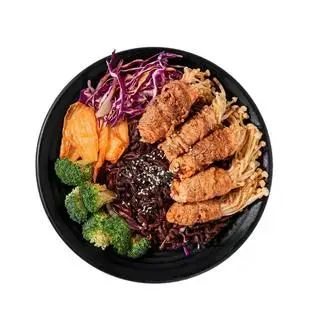 Hình ảnh Mì xào bò cuộn nấm