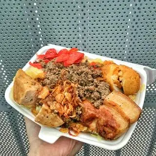 Hình ảnh xôi thịt kho ,trứng ,chả