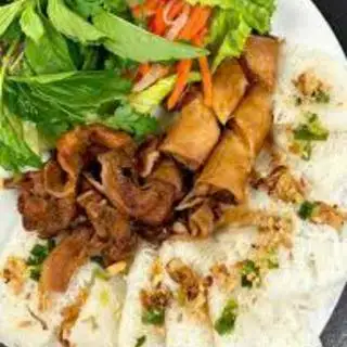 Hình ảnh bánh hỏi thịt nướng + chả giò