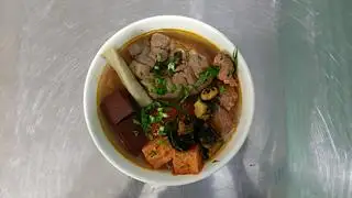 Hình ảnh Bún riêu - Canh bún đầy đủ, ốc và giò 