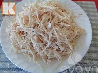 gà xé  - 12.000 ₫ tại Súp Cua Nhà Mình - Đường C2