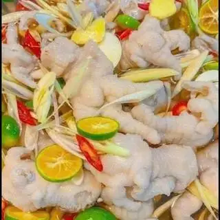 Hình ảnh Chân Gà Rút Xương Ngâm Sả Tắc (6-8 cái)