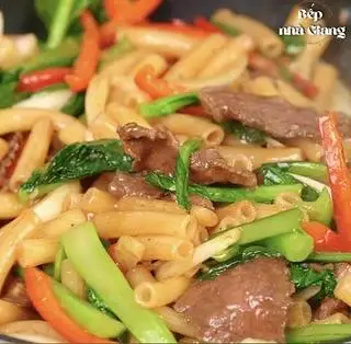 Hình ảnh nui xào bò 