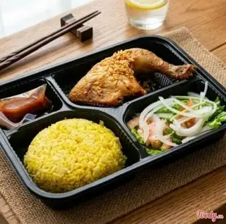 Hình ảnh Cơm gà 1/4 sốt mắm tỏi