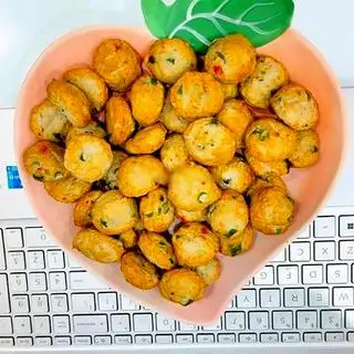 Chả cá đậu đũa - 3v - 16.000 ₫ tại Cá Viên Chiên & Mì Trộn Indomie - Phạm Thế Hiển