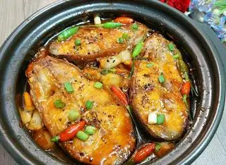 Hình ảnh Combo Cơm Cá Hú Kho Tộ + Fanta (kèm tẩy đá)