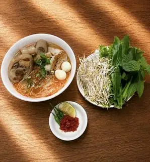 Hình ảnh Hủ Tiếu Chả Cá Phú Yên Đặc Biệt (Chả Cá + giò heo + Da Heo Cuộn Thịt + Trứng Cút)