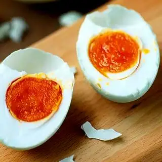 Trứng muối - 16.000 ₫ tại Cháo Trắng Lá Dứa - Âu Cơ