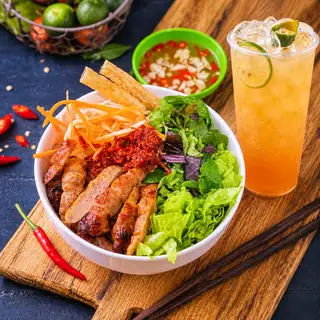 Hình ảnh Bún trộn + trà chanh