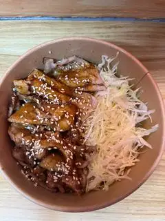 CƠM BÒ - HEO NƯỚNG - 68.000 ₫ tại Megumi - Cơm Thịt Nướng Nhật Bản - Hoàng Kế Viêm