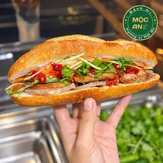 Hình ảnh Bánh mì chả trứng