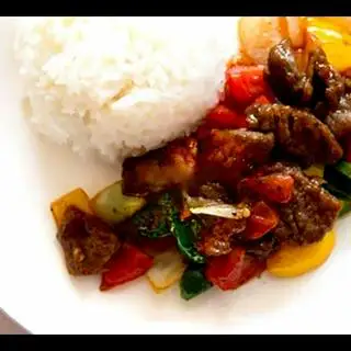 Cơm trắng bò lúc lắc - Rice saute diced beef - 75.000 ₫ tại Bò Né Nano - Quốc Hương