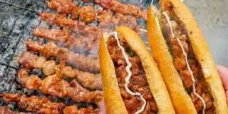Hình ảnh Bánh mì que thịt nướng Thổ Nhĩ Kỳ