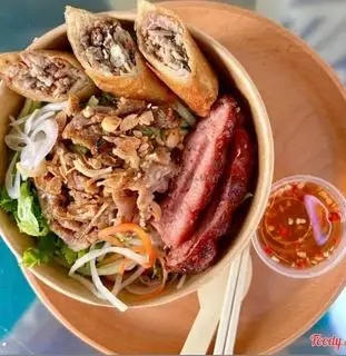 Bún Thịt Nướng  - Chả Giò  - Nem Nướng ( đặc Biệt) - 79.000 ₫ tại Xôi Xéo Tôm Thịt & Bánh Mì Xíu Mại Chén Chú Năm - Phùng Văn Cung
