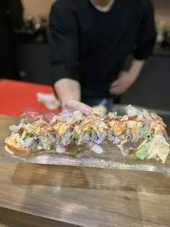 sushi sò điệp nhật và cá hồi khè cùng da cá bào - 199.000 ₫ tại Sushi Ine Teppanyaki - Yersin
