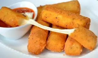 phô mai que - 12.000 ₫ tại Ăn Vặt Roẹt - Duy Tân