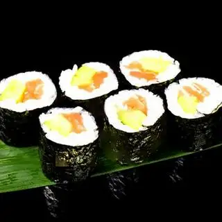 Sushi Cá Hồi & Bơ M6 - Salmon Avocado Maki - 65.000 ₫ tại Sushi Tokyo Deli - Sashimi, Sushi & Udon - Bùi Đình Túy