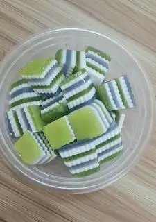 Hình ảnh Rau câu giòn lá dứa