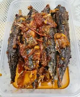 Hình ảnh Cá nục kho nhừ xương