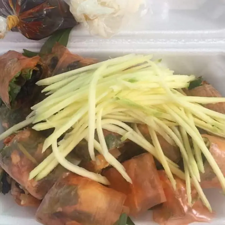 Bánh Tráng Đỏ Cuốn Trứng  - 35.000 ₫ tại Bánh Tráng Trộn Nguyễn An Ninh - Chung Cư Ngô Gia Tự