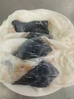 Hình ảnh Bánh cuốn rong biển cuộn hành phi